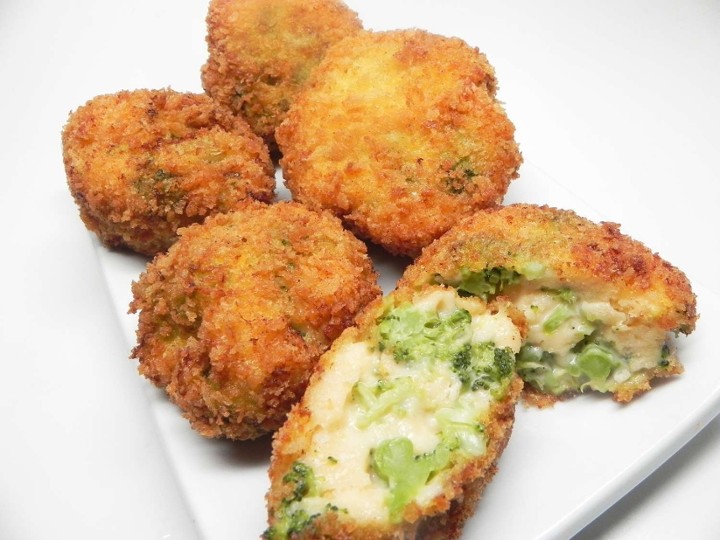 Broccoli & Cheddar Cheese Poppers