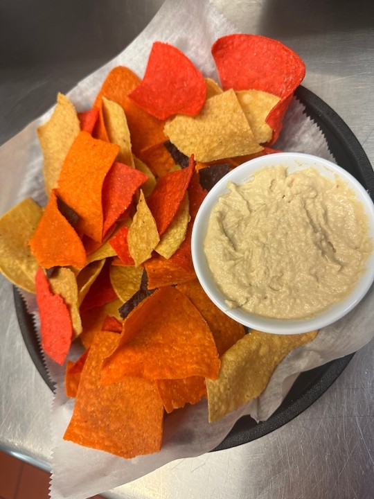 Chips & Garlic Hummus