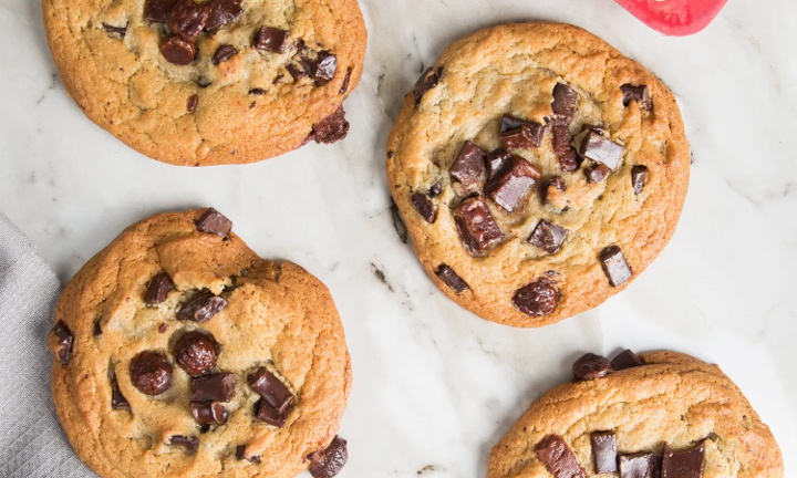 3 Fresh-baked Cookies