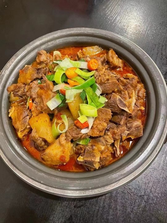 香辣滋补羊蝎子spicy lamb back bone boiled with radish