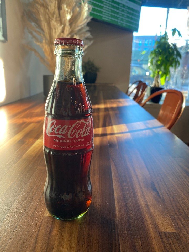 Coca Cola Bottle 8oz (Original Taste)