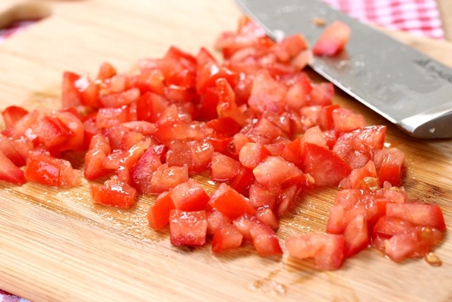 Chopped Tomatoes (16-20 Tacos)