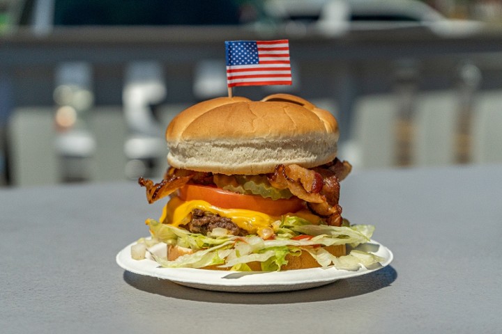 Bacon Deluxe Cheeseburger