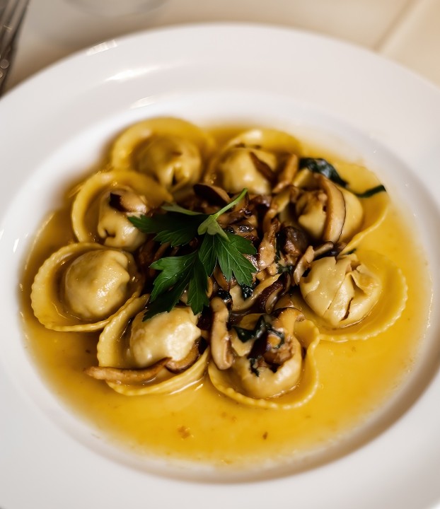 CAPPELLACCI ALL`EMILIANA