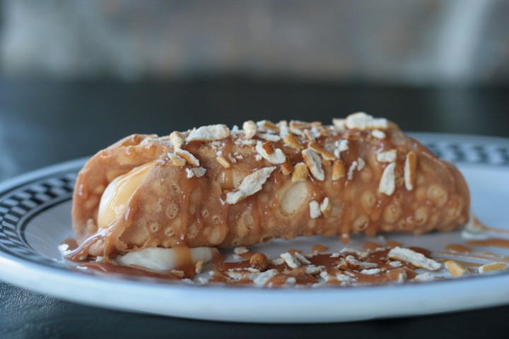 Caramel Pretzel Cannoli