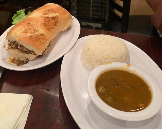 Bistec Encebollado Sandwich