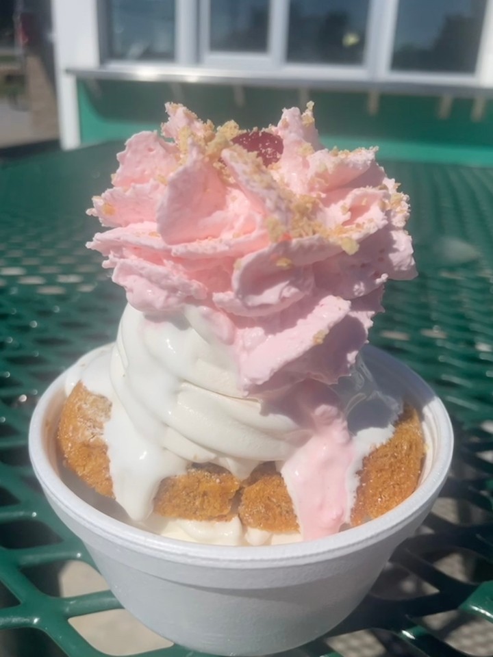 Carvel Slice' Mmms Strawberry Ice Cream Roll