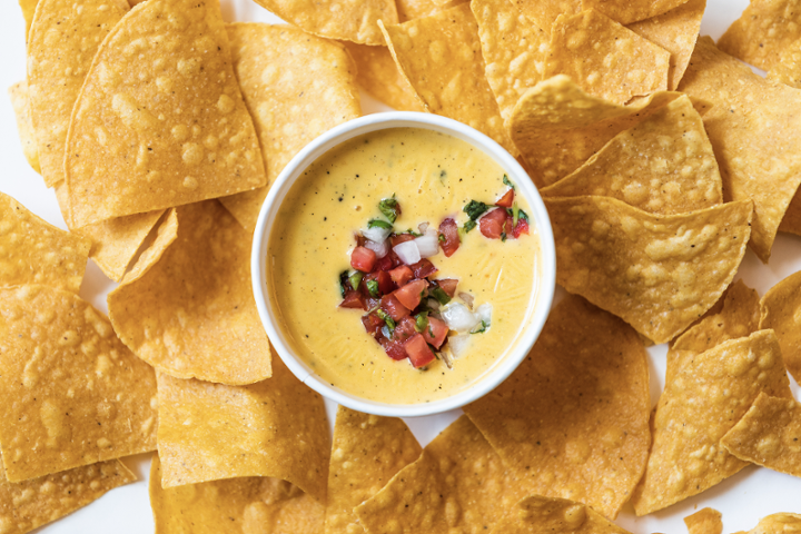 Queso & Chips