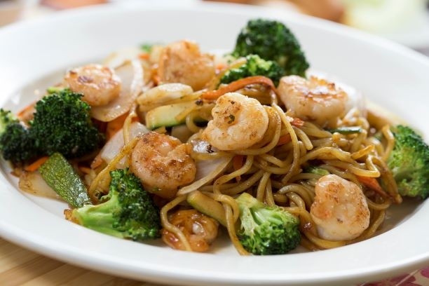 Shrimp Yakisoba w/Broccoli