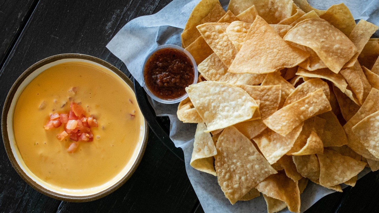 CHIPS & QUESO