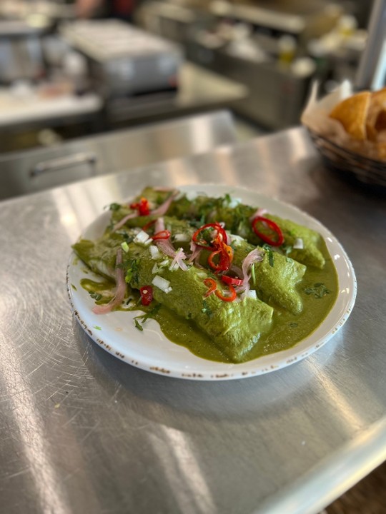 Enchiladas de Mole Verde