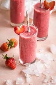 STRAWBERRY BANANA SMOOTHIES